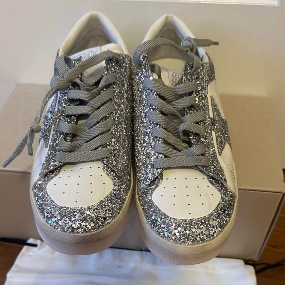 Sparkling Glitter Sneakers with Gray Laces